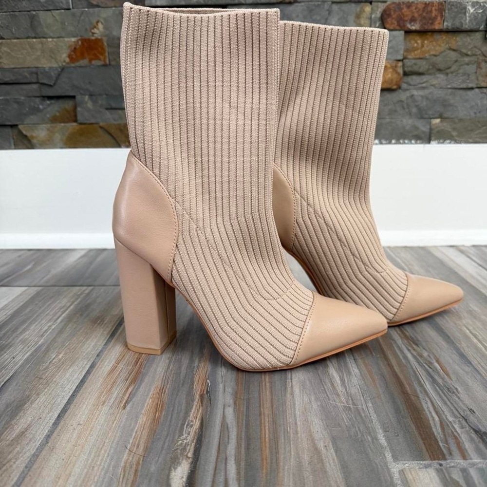Tan ribbed knit ankle boots with pointed toe and block heel size 5-5.5
